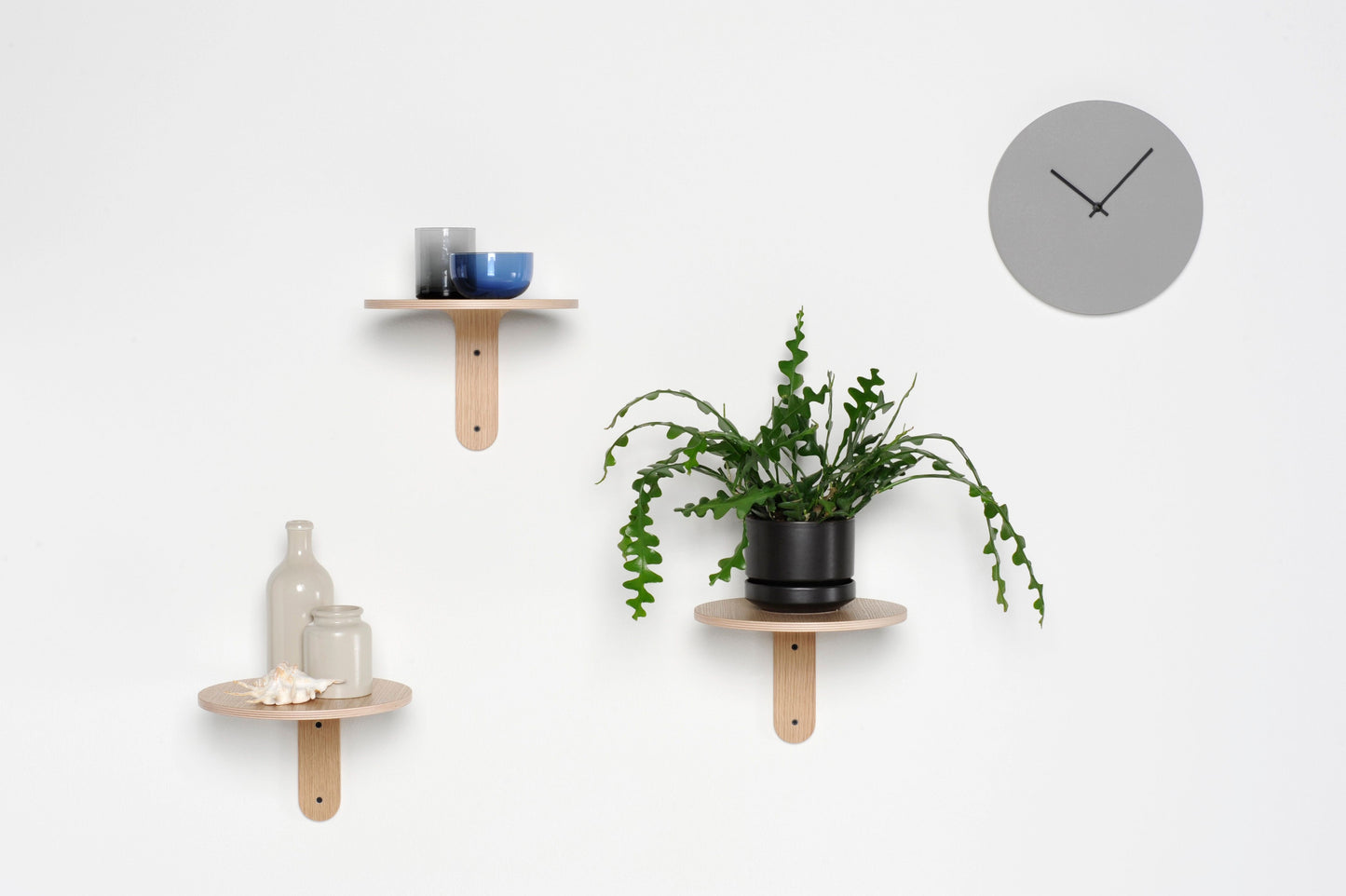 DISC WALL CLOCK, GRAY & BLACK