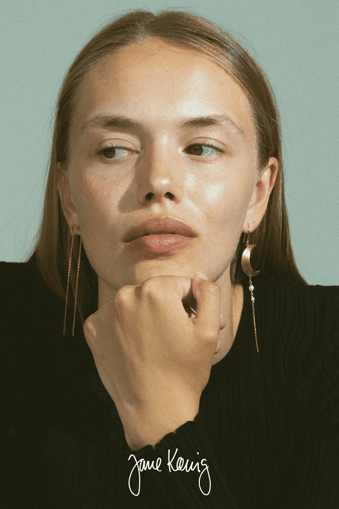 HALBMONDOHRRING MIT PERLENKETTE