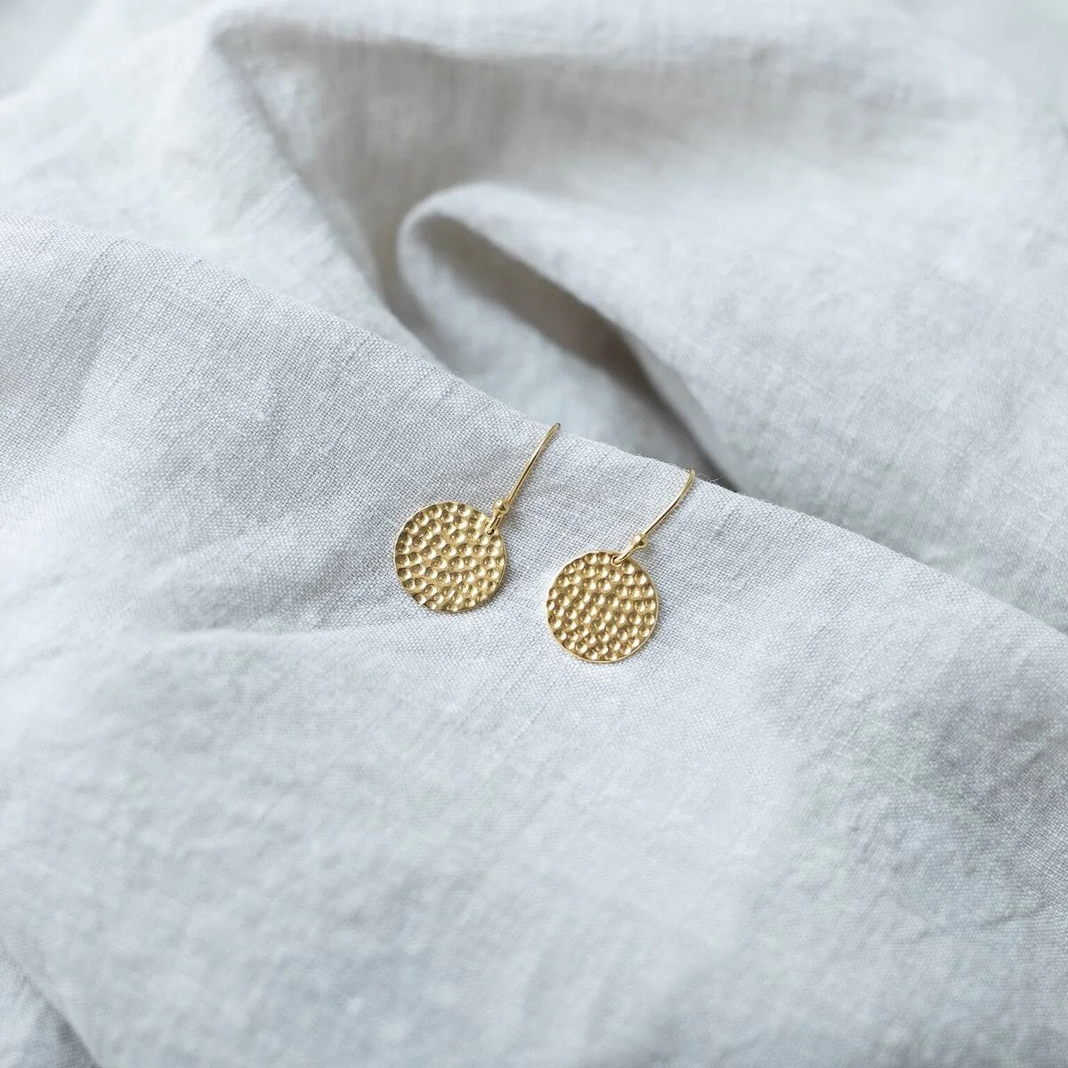 EARRINGS HAMMERED DISK, GOLD