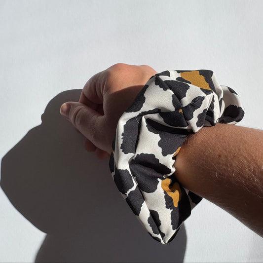 LEOPARD SCRUNCHIE