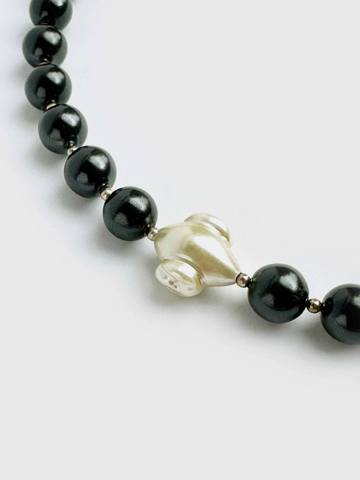  ELIANE NECKLACE
