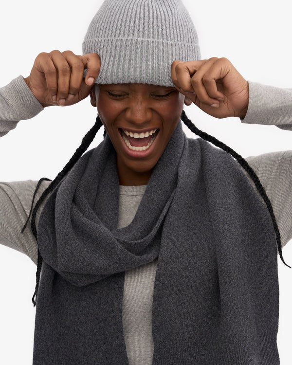 MERINO WOOL SCARF, LAVA GREY