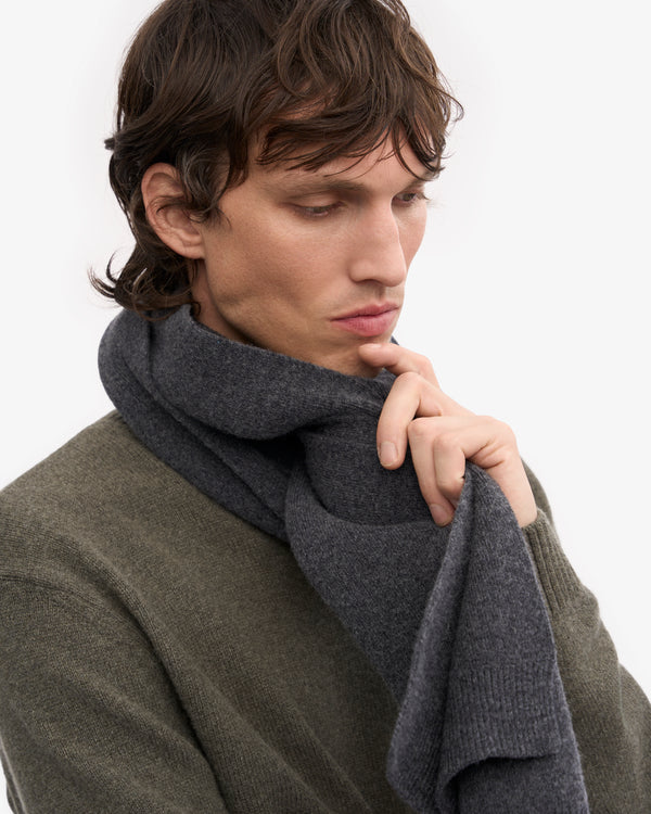 MERINO WOOL SCARF, LAVA GREY